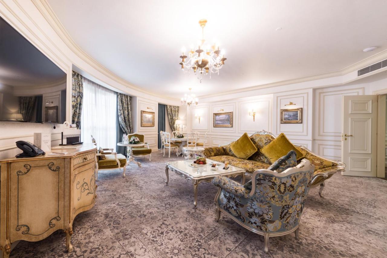 Rixos Khadisha Shymkent Hotel Екстериор снимка Suite at the Hotel de Crillon
