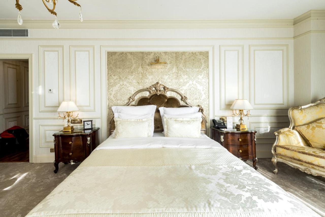 Rixos Khadisha Shymkent Hotel Екстериор снимка A bedroom at the Four Seasons Hotel